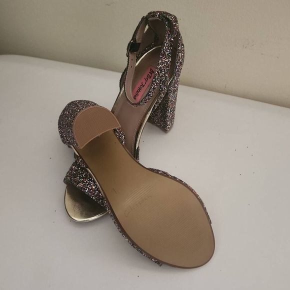Betsey Johnson Glissten Chunky Heel Ankle Strap,  Sz. 9, New - Picture 7 of 7